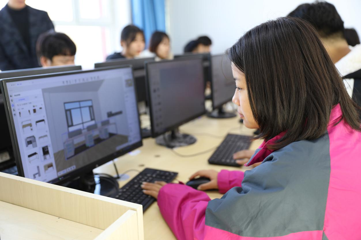 ��У���M�⣬�D�W���������A�W���g��������Ķ࣡