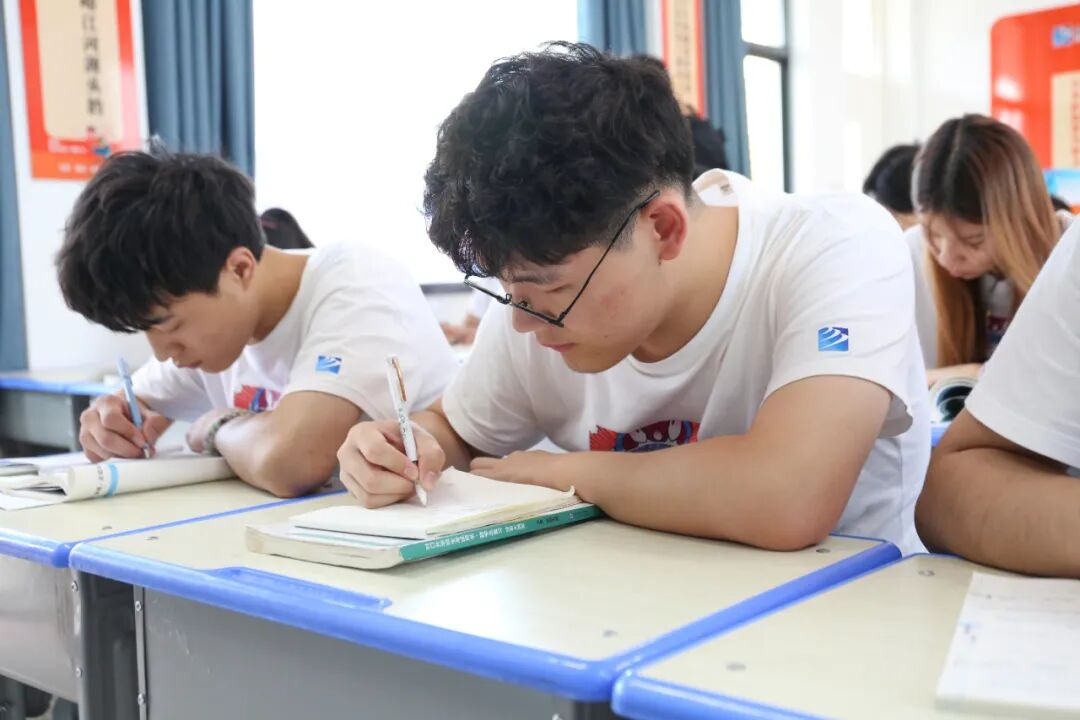 �������A�����WУ 2026 �����������_�������������䁾Ͷ�Ԫ���L֮·